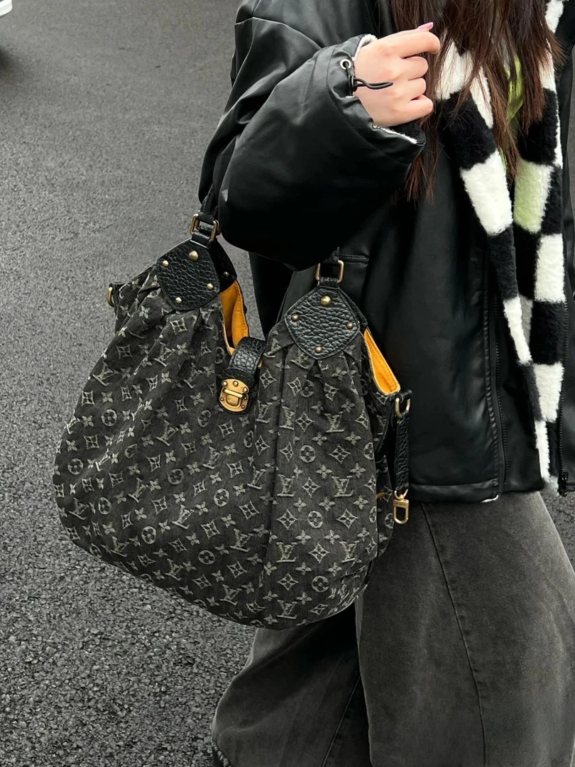 95新 LouisVuitton/路易威登 赤境·4703 黑色丹宁元宝单肩包 07