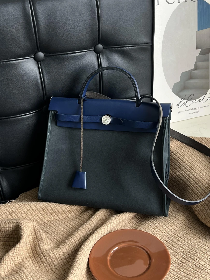 95新 Hermes/爱马仕 赤境·0223 蓝绿herbag31手提斜挎包c刻