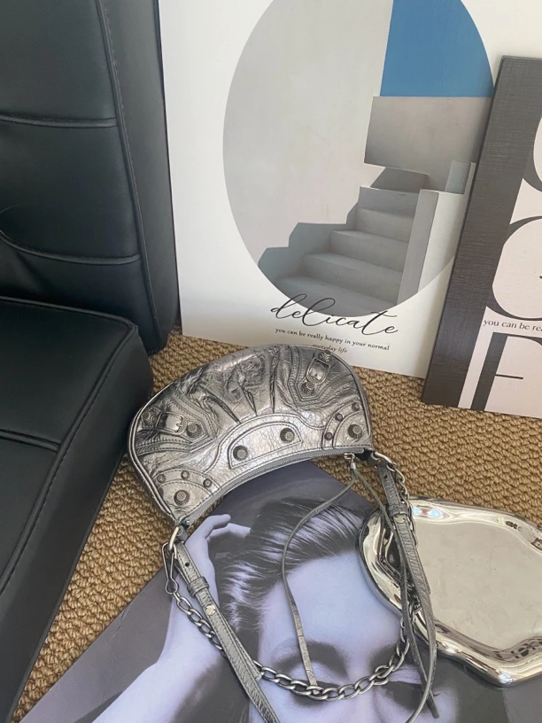 95新 Balenciaga/巴黎世家 赤境·3524 枪色半月机车mini单肩包