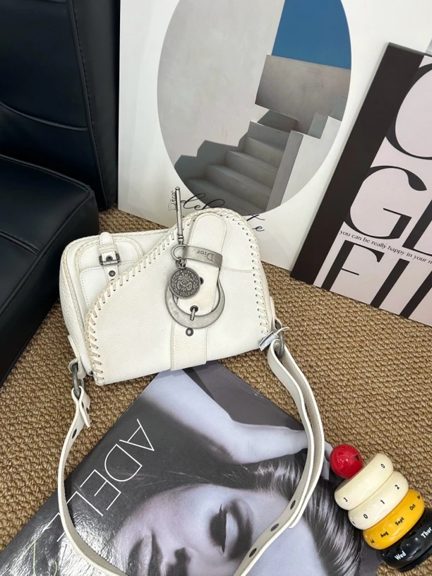 95新 DIOR/迪奥 赤境·0118 白色高乔马鞍邮差斜挎包