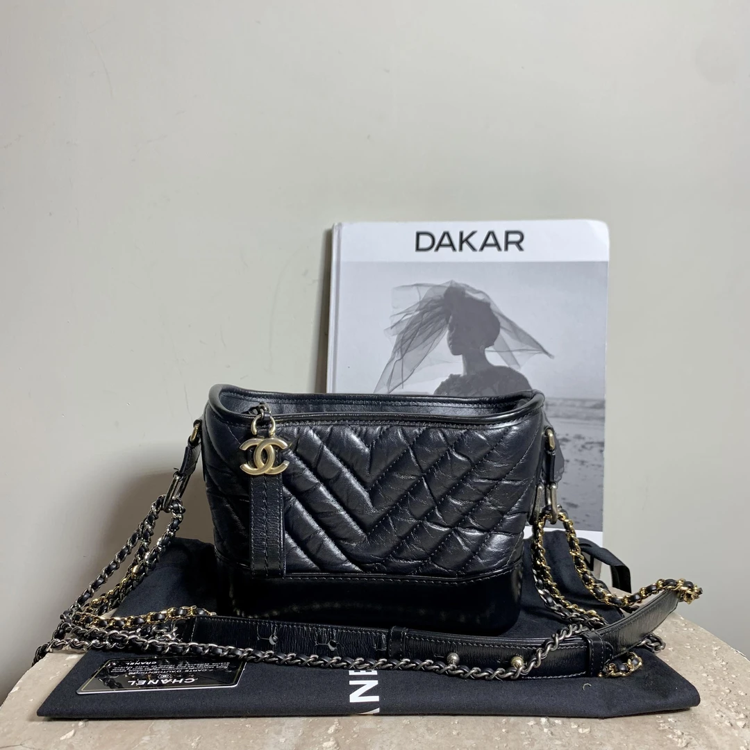 95新 Chanel/香奈儿 壹臻/黑金v纹小号流浪包27开 / 34395143