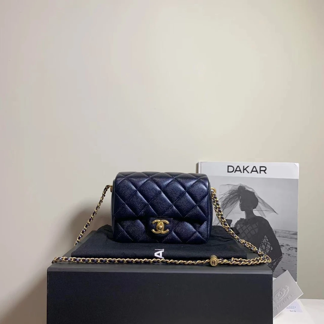 99新 Chanel/香奈儿 壹臻/21k珠光黑风衣扣方胖子 62141066