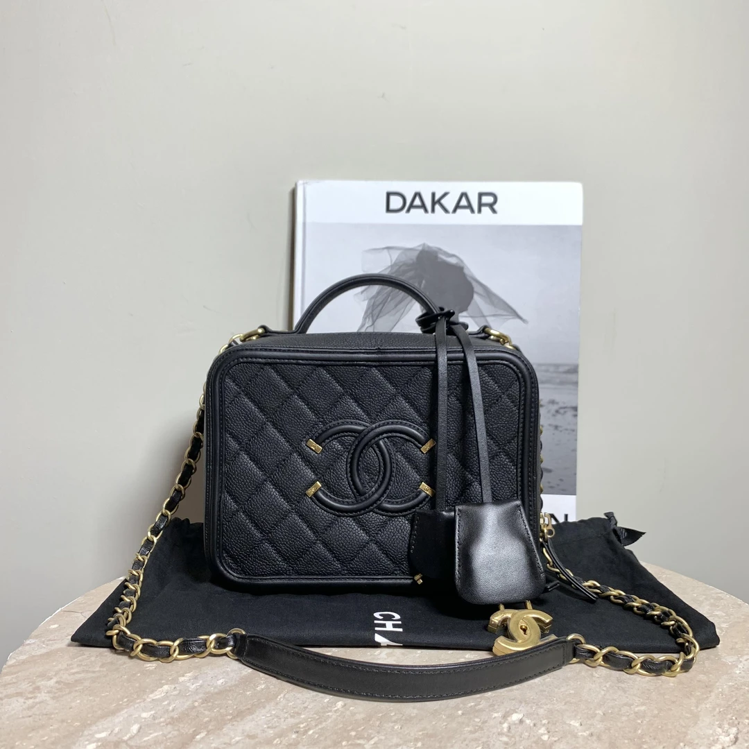 95新 Chanel/香奈儿 壹臻中古/黑金相机包中号24开 / 64662467