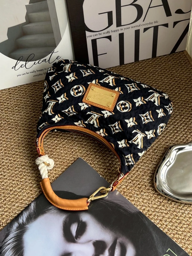 95新 LouisVuitton/路易威登 赤境·0856 黑色老花幻影小号单肩09