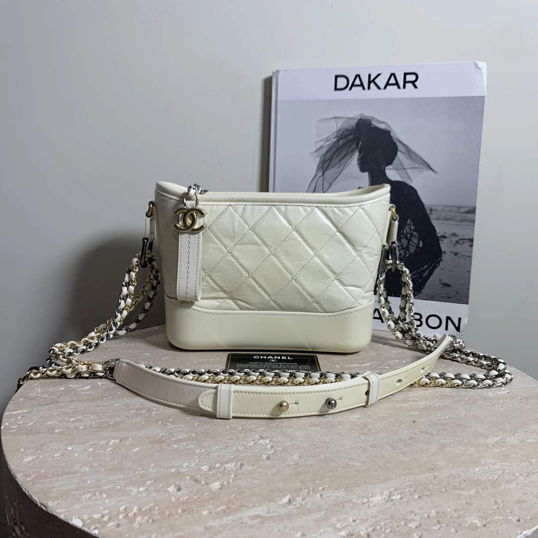 99新 Chanel/香奈儿 壹臻中古/ 米白色牛皮流浪小号26开45914442