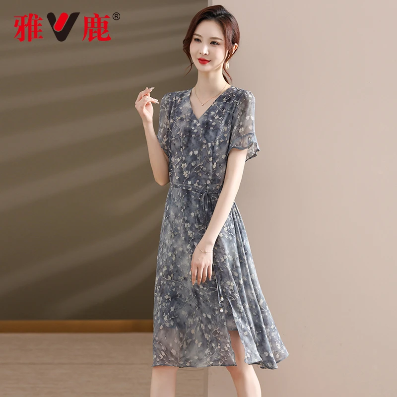 V/雅鹿妈妈夏装2024新款碎花连衣裙气质高贵中年女夏季雪纺裙子