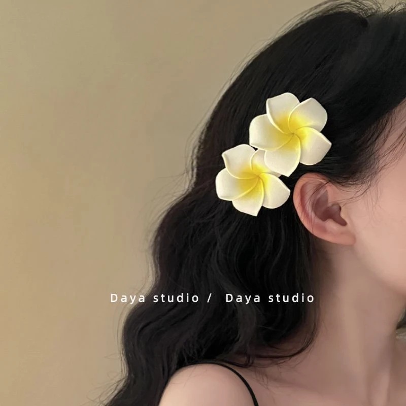 超美的~超仙仿真鸡蛋花朵发夹 小众甜美气质度假风刘海边夹子