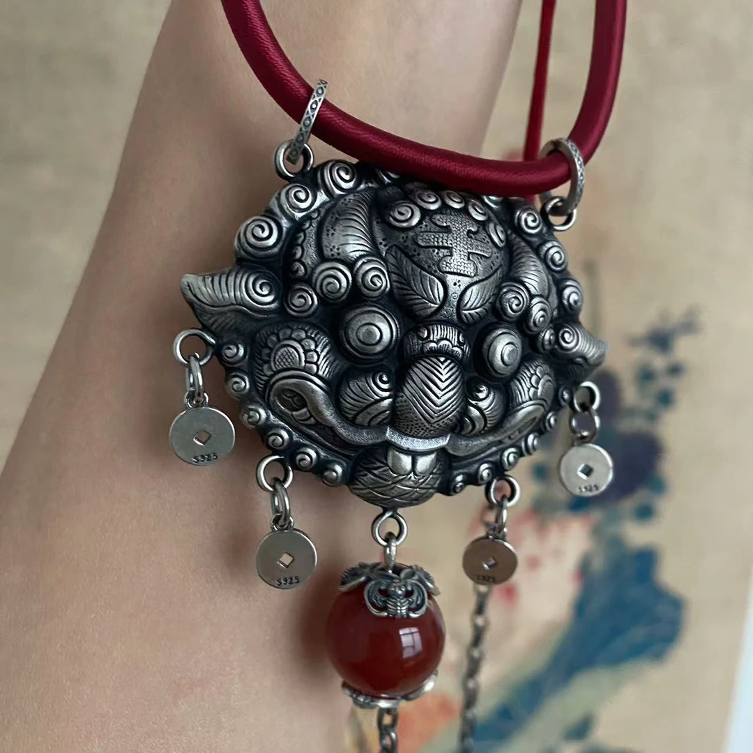 天然辰砂老银足银錾刻（小狮子王）项链583