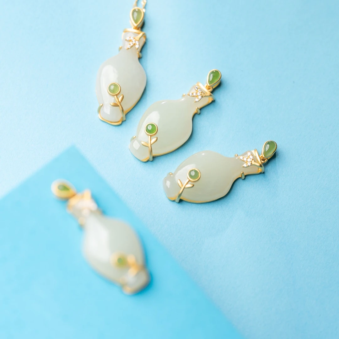 【普陀山小帅推荐】和田玉宝瓶锁骨吊坠女生轻奢多样性发货1件