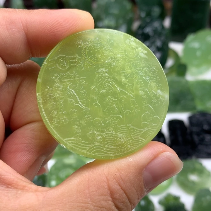 蛇纹石玉颈饰未镶嵌