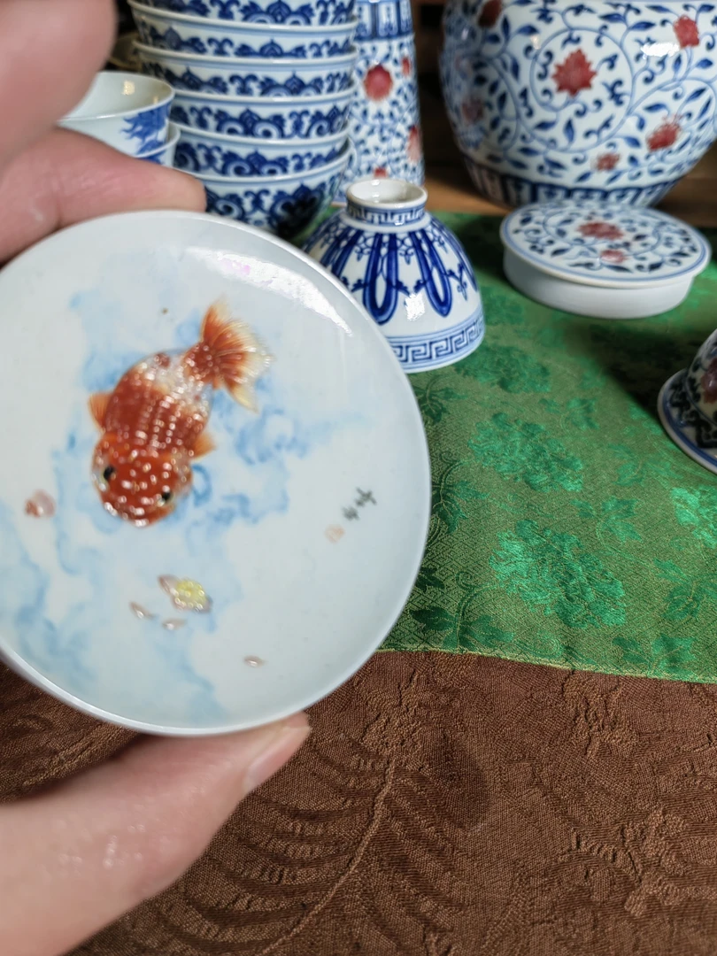 拒微堂鱼盖置粉彩