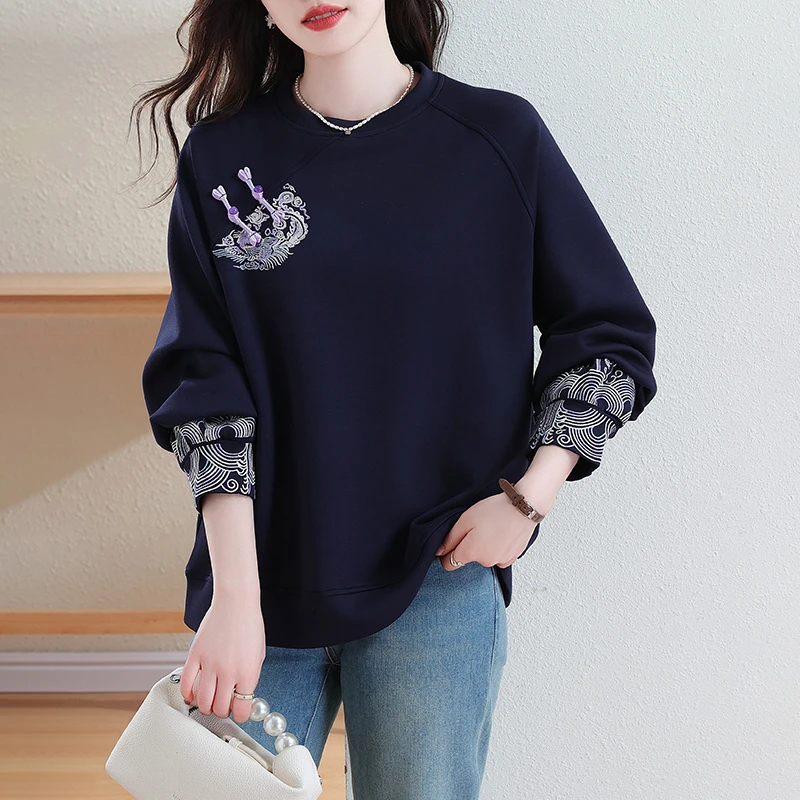 国风盘扣重工刺绣圆领卫衣女春季2025年新款大码宽松T恤休闲上衣