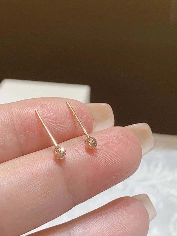 18k玫瑰金车花珠配饰  钉 3mm。秒