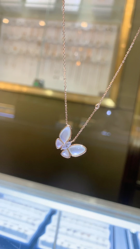 18K玫瑰金白贝蝴蝶项链秒
