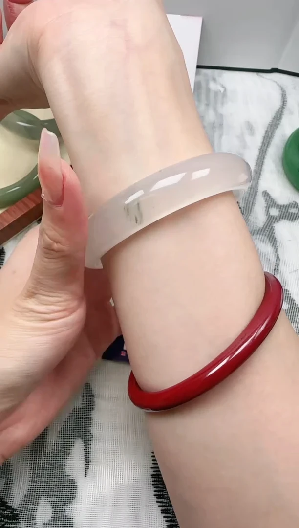 【闪购商品】石英质玉手镯未镶嵌99-57.1