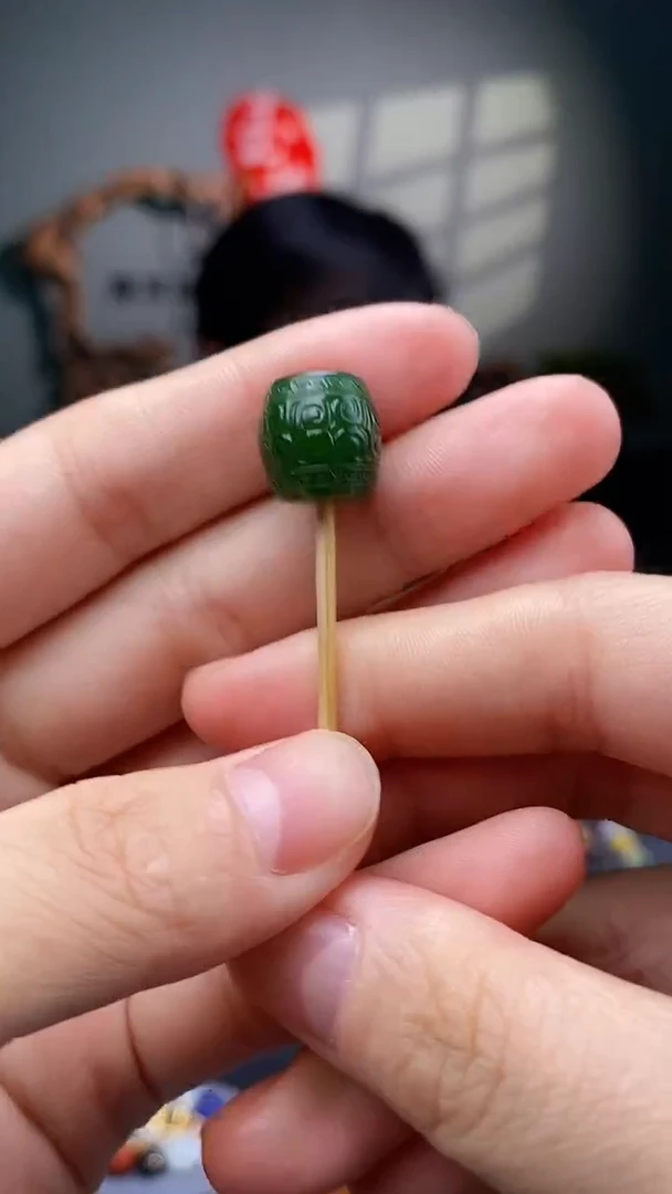 【闪购商品】和田玉-未镶嵌12mm碧玉桶珠