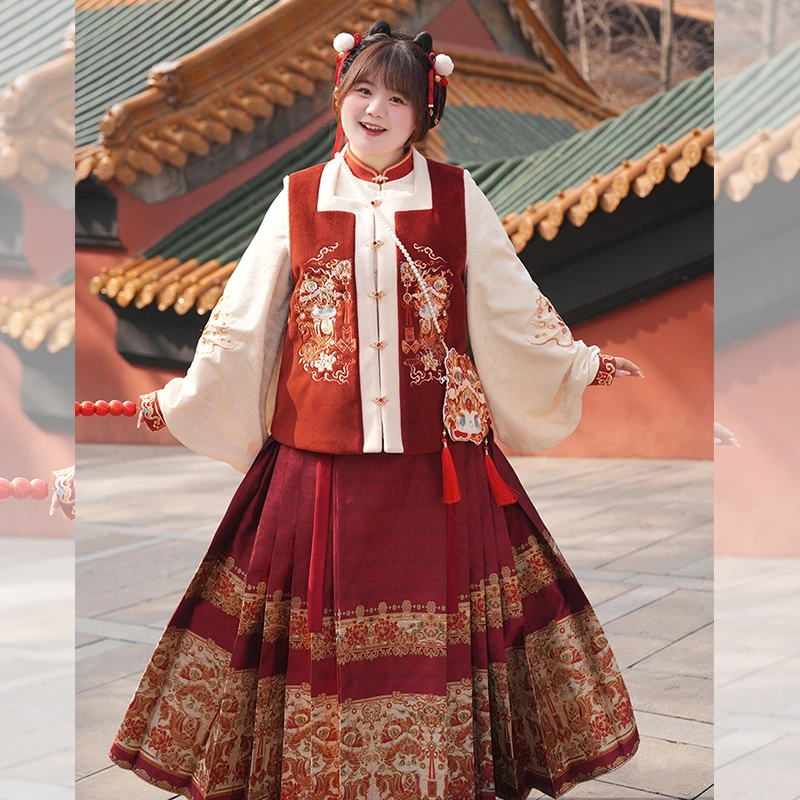 LT STUDIO辣条大码汉 龙年重工改良汉元素织金马面裙比甲里衣套装