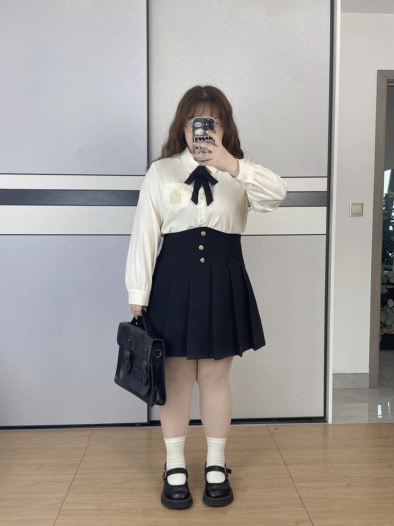 LT STUDIO辣条大码 柏林少女 徽章衬衫衣服+鱼骨百褶裙套装