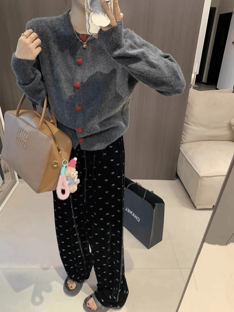 【撞色爱心扣毛衣开衫】秋季气质韩版爱心排扣针织开衫