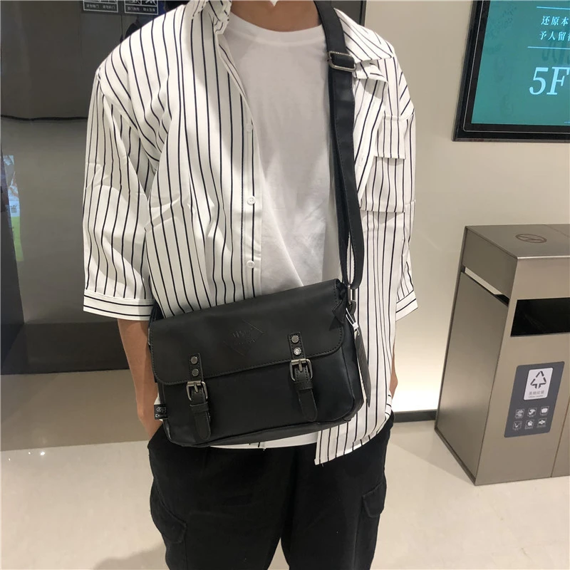 threebox潮牌男士斜挎包休闲搭扣时尚男包复古嘻哈男女男生挎包