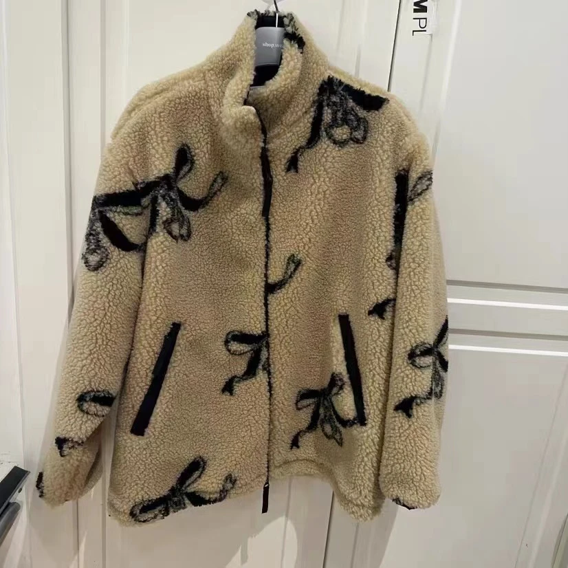 东大门W可爱蝴蝶结外套/NO退换