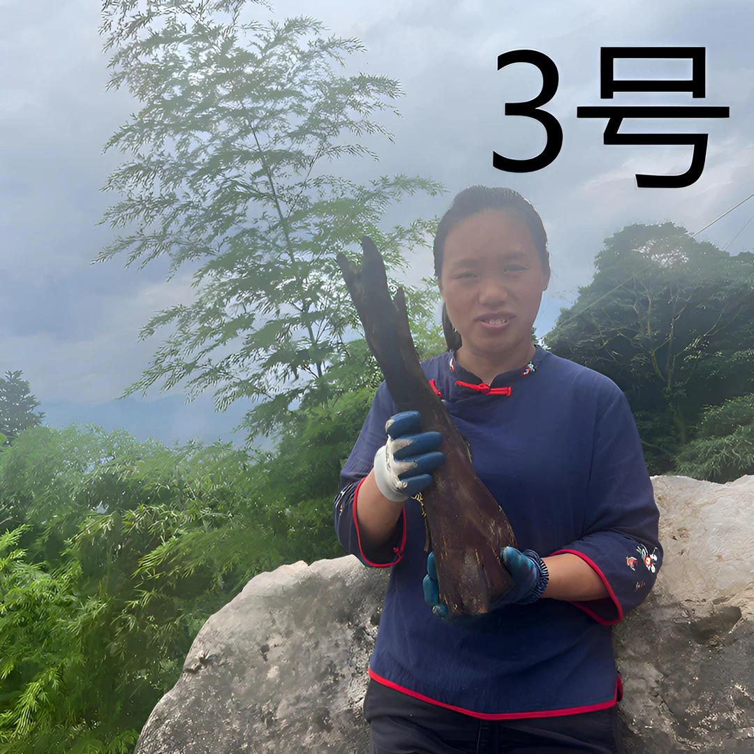 《腊猪脚直播现称》恩施跑山黑土猪，味道鲜美