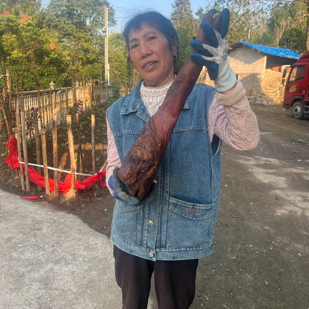 高山腊猪蹄，清水一煮满屋飘香