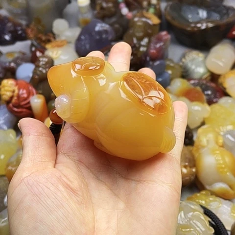 玛瑙/玉髓把件未镶嵌东*木