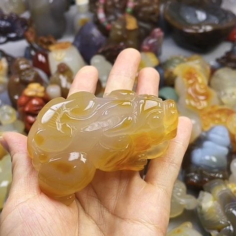 玛瑙/玉髓把件未镶嵌