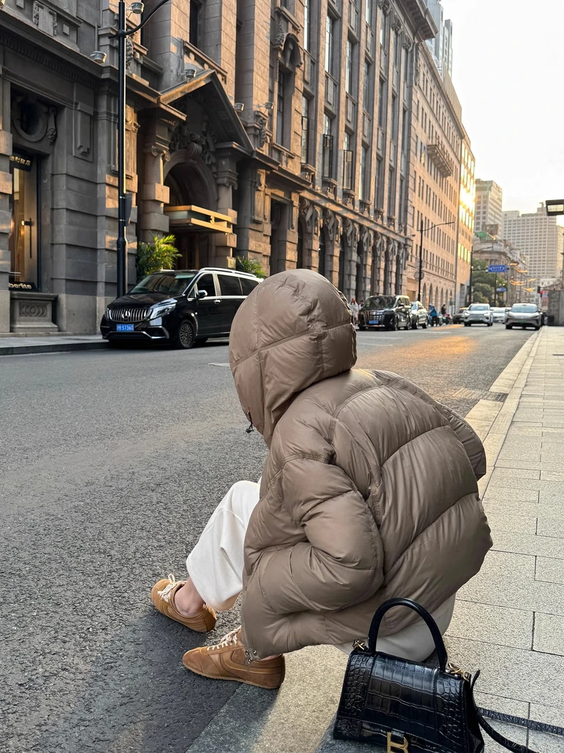 YANGLE_短款羽绒服女连帽宽松90白鸭绒2025年冬季新款泡芙面包服