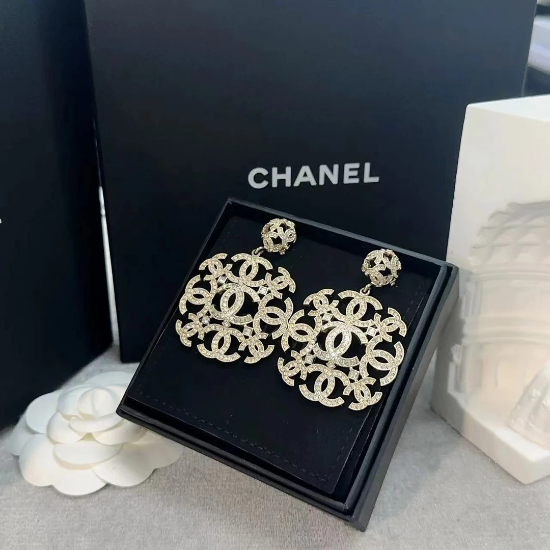 99新 Chanel/香奈儿 /经典双c/雪花/香槟金/镶钻/耳钉/17B