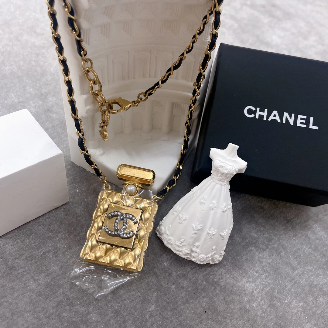 未使用 Chanel/香奈儿 香水瓶/珍珠/镶钻/皮穿链项链