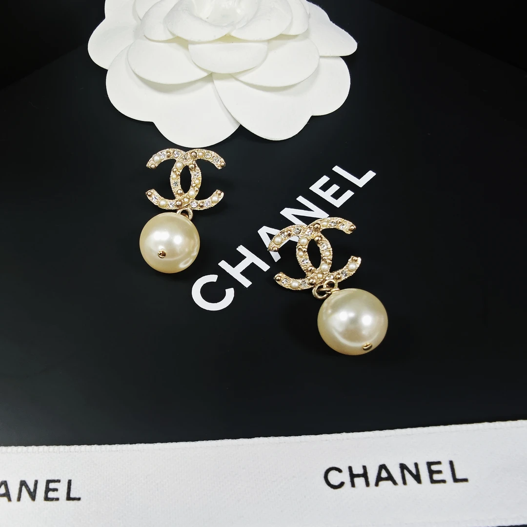 99新 Chanel/香奈儿 耳环气质金色时尚珠耳环百搭经典珠珠