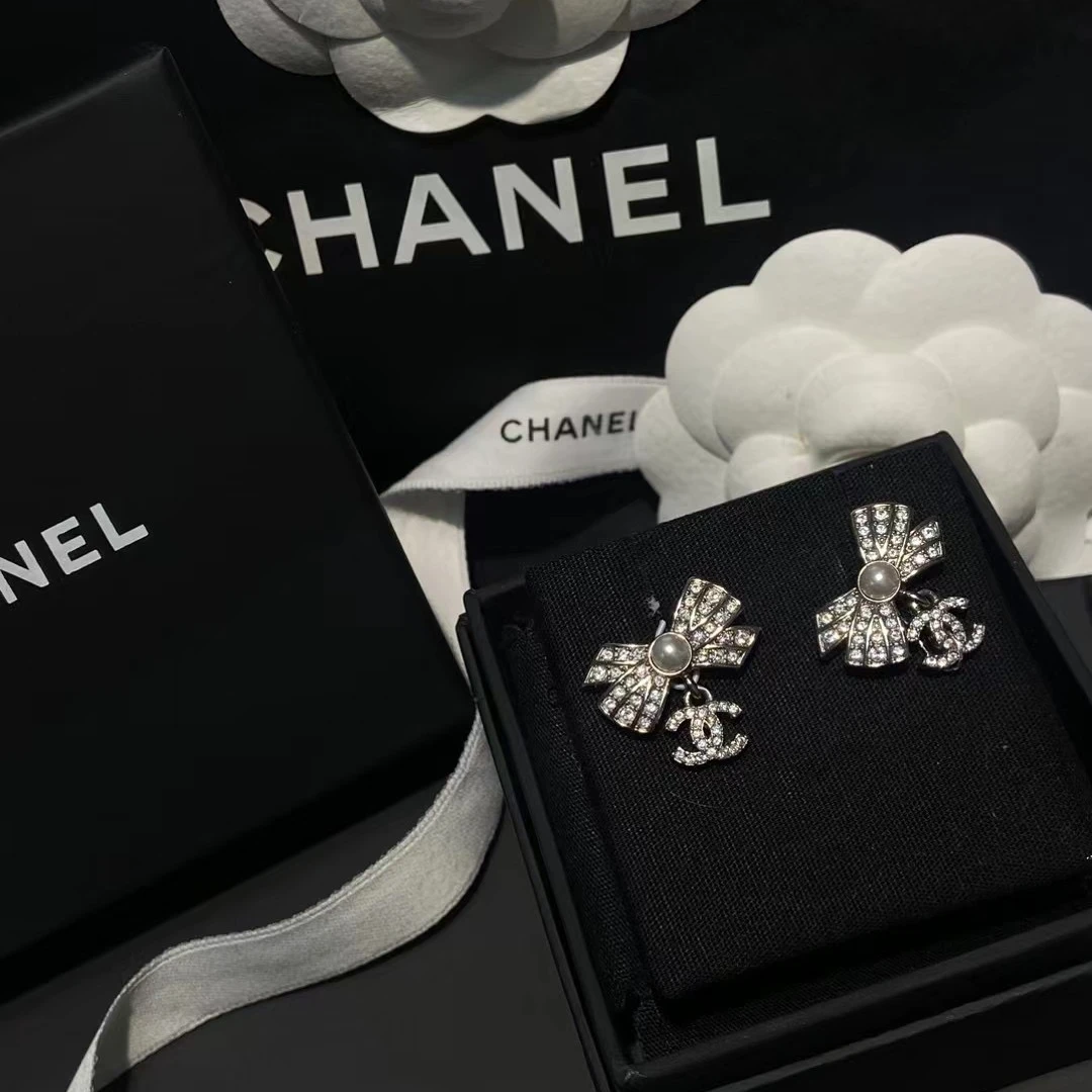 全新未使用 Chanel/香奈儿 经典双C/气质/时尚/满钻耳坠