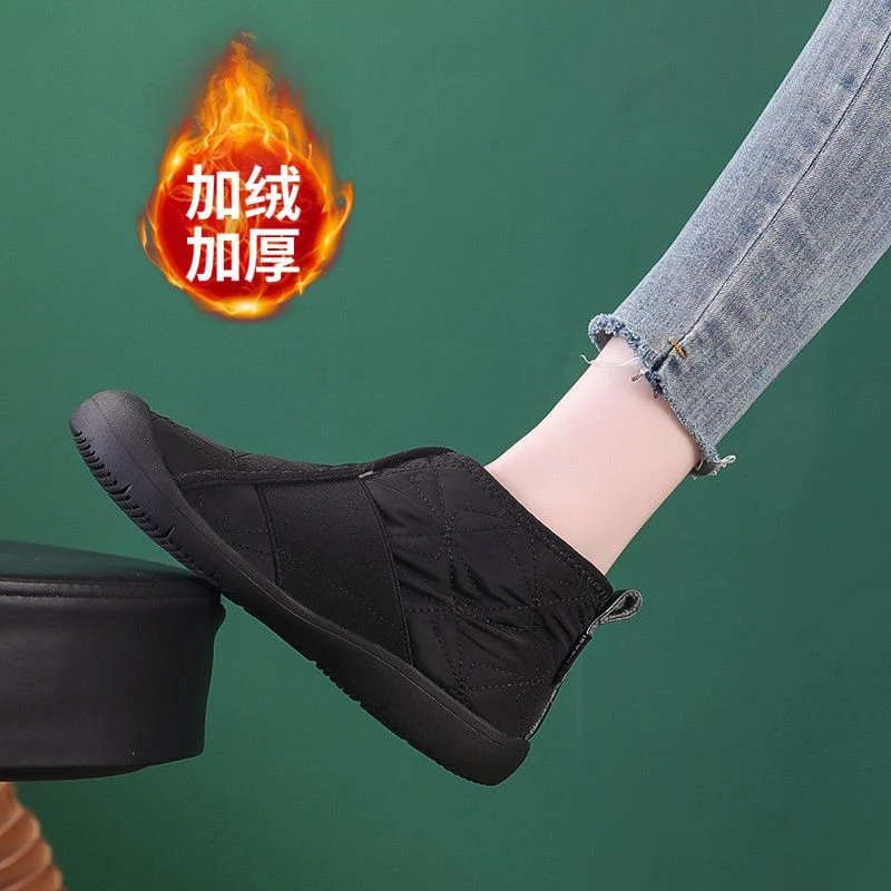 冬季新款加绒加厚高帮保暖棉鞋时尚休闲妈妈鞋轻便软底雪地靴