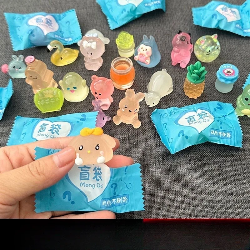 夜光盲袋小玩具小动物迷你可爱独立包装立体模型发光仿真卡通随机