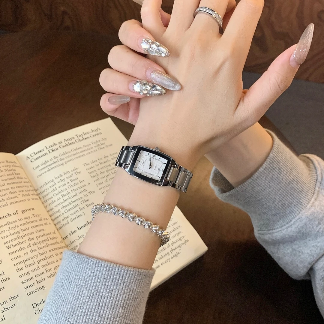 【于小雨代言】瑞士IBSO*8232小方表*日历*时尚气质腕表*洋气女表