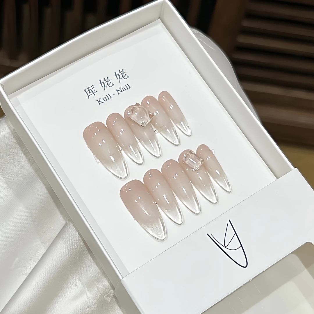 【留白】Kull·库姥姥轻奢系列Nail 纯手工腮白法式结婚钻穿戴美甲
