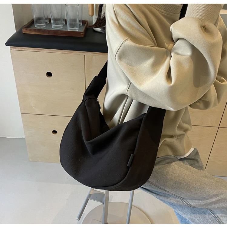 时尚饺子包休闲百搭学生韩版单肩包慵懒风腋下包ins纯色斜挎包
