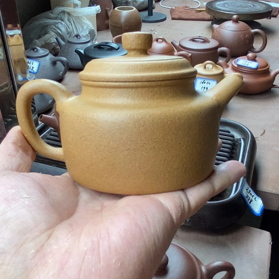 紫砂茶壶一**秋紫砂壶德中