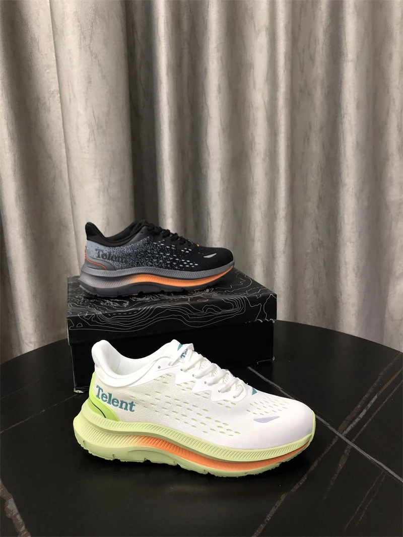 TL0102【运动鞋码】男士新款运动鞋 防滑耐磨 舒适透气 跑鞋