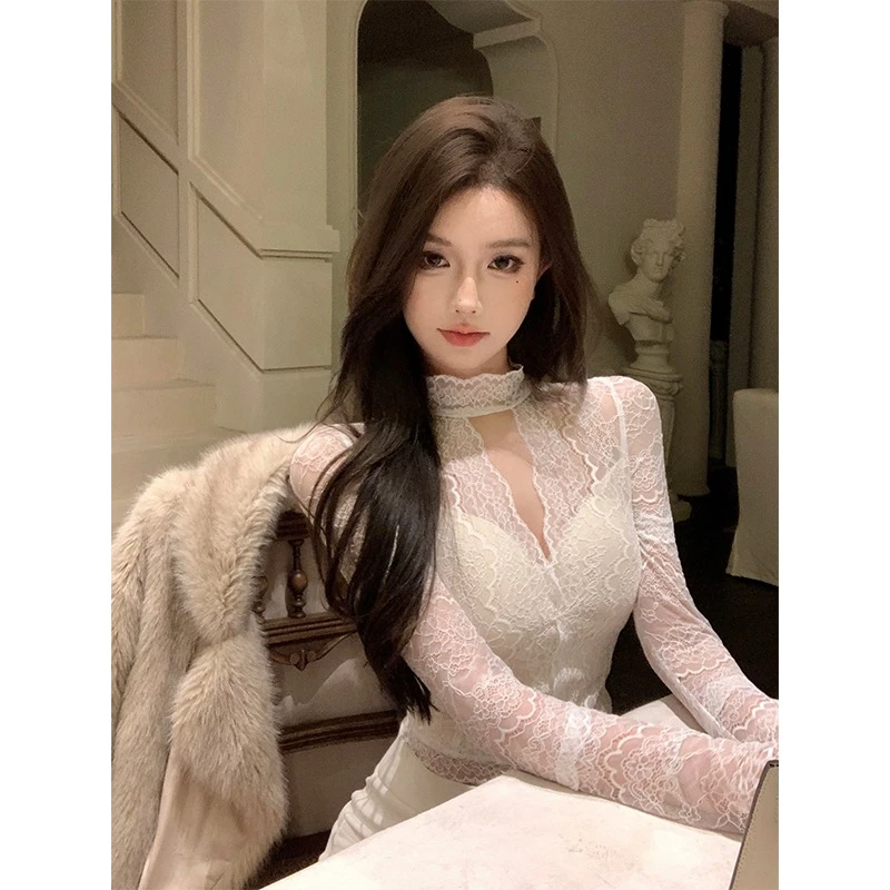 秋冬独特别致法式镂空半高领长袖短款上衣高级感蕾丝打底衫女内搭