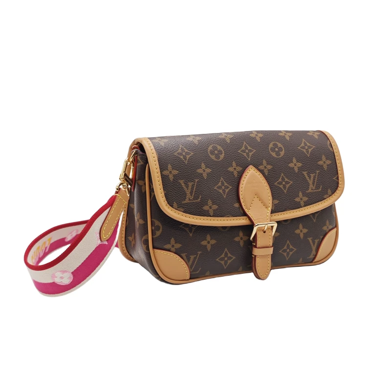 全新未使用 LouisVuitton/路易威登 法棍 DIANE 手袋米 【奢博会】