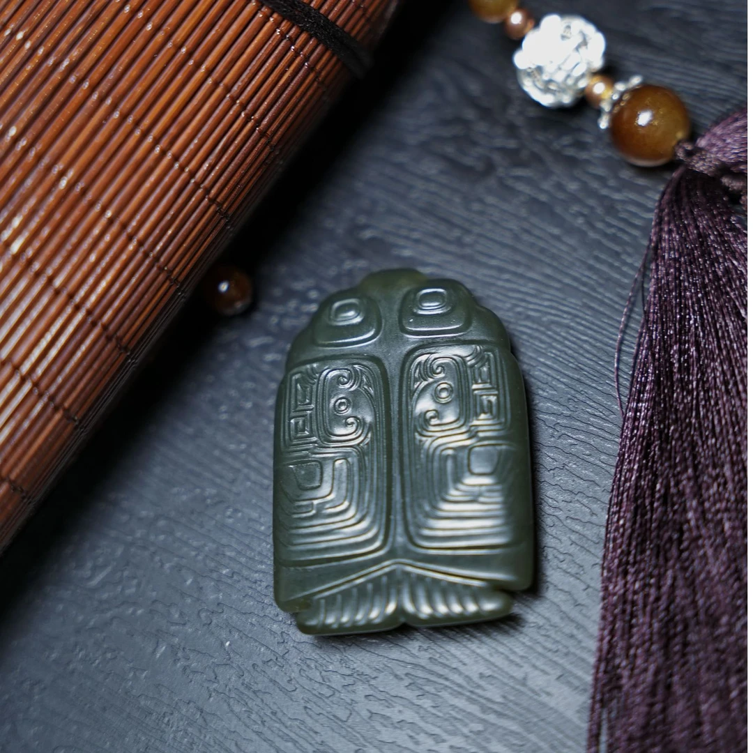 和田玉青玉鸿鹄吊坠