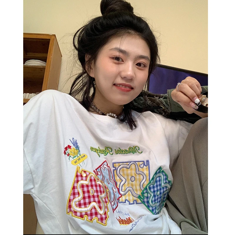 橘子树在哪儿方块绣花短袖T恤女夏宽松小众体恤学生甜美可爱半袖
