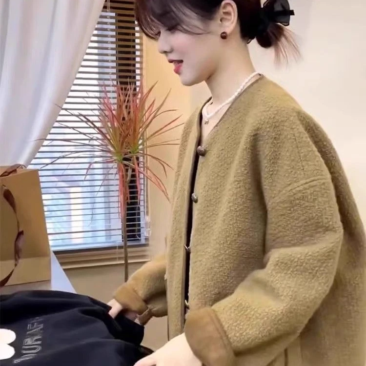 圆领皮毛一体毛呢外套2025春季新款宽松休闲显瘦高级感羊圈呢上衣