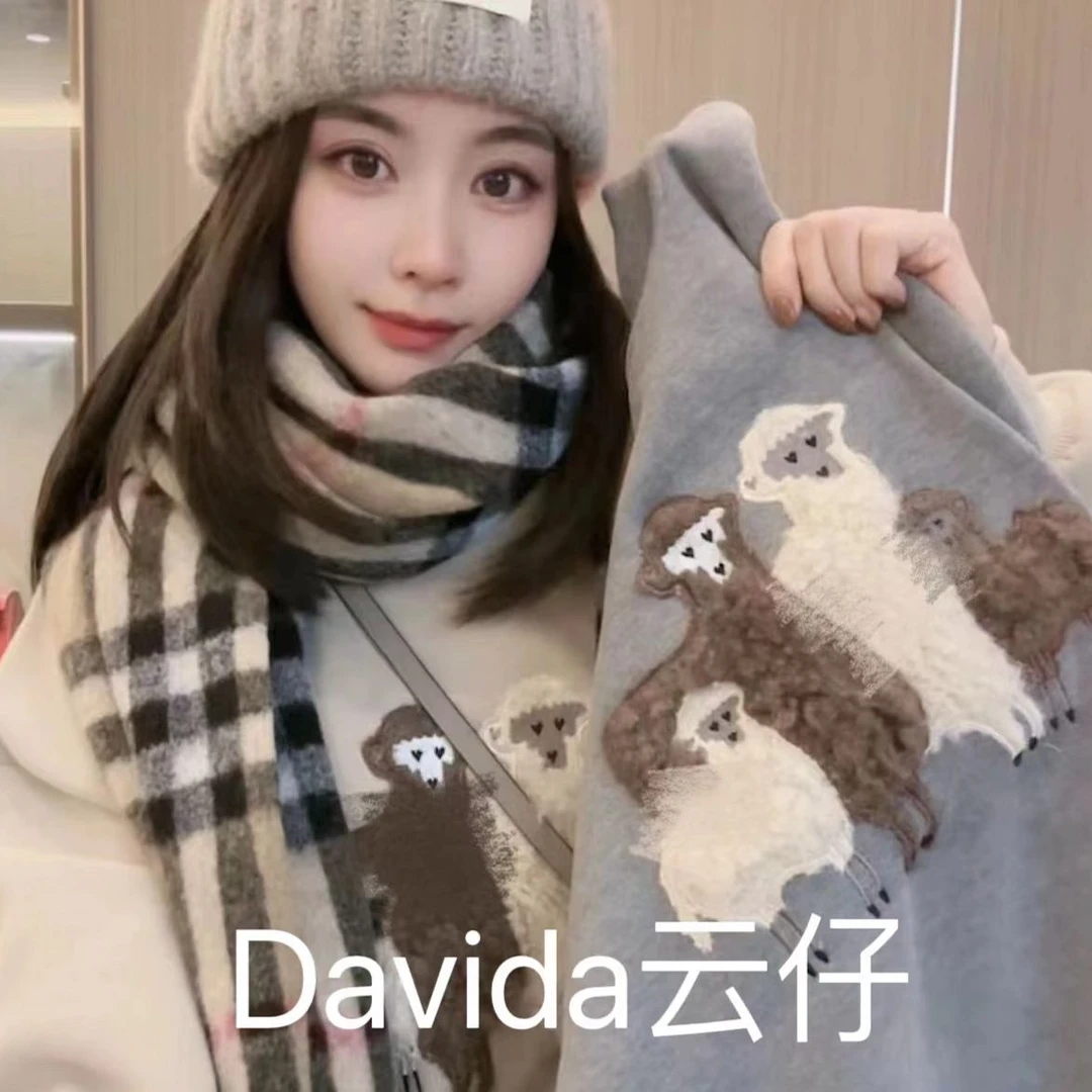 【云仔专属】小绵羊卫衣~ 韩版小羊刺绣圆领加绒女款卫衣-H11658