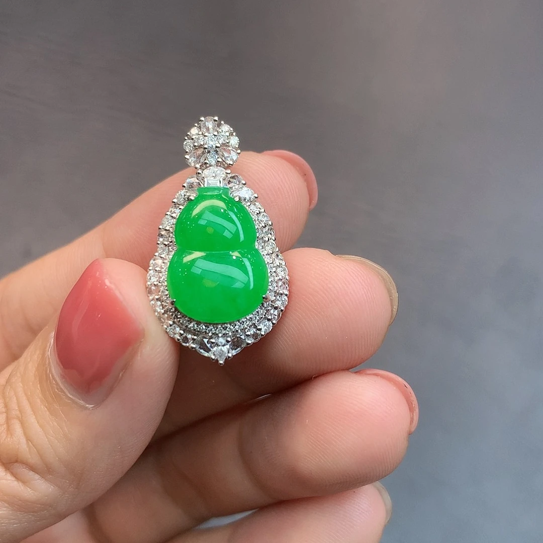 翡翠吊坠(不含链)18K金镶嵌