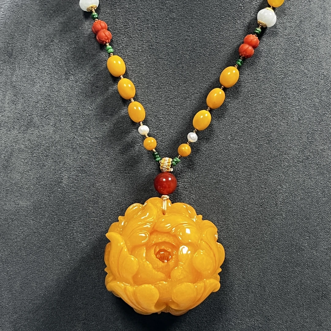 【天香如易】天然琥珀蜜蜡牡丹花吊坠+链子