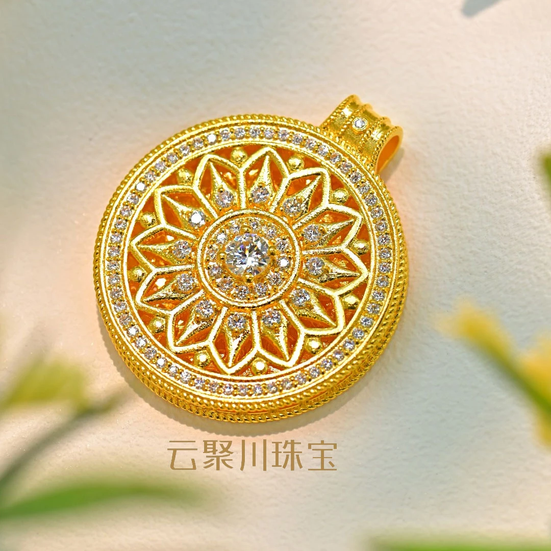 《云聚川珠宝》足金999 真古法 玫瑰花窗镶嵌莫桑石吊坠 时尚 水贝